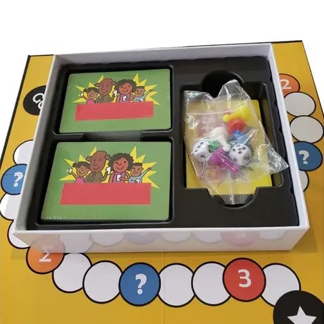 如何保护我的桌游免受磨损、溢出或划痕？